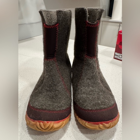 Sorel Cozy Boo Felt Winter Boots | Discontinued | Size 8 | Excellent Condition - Picture 6 of 8